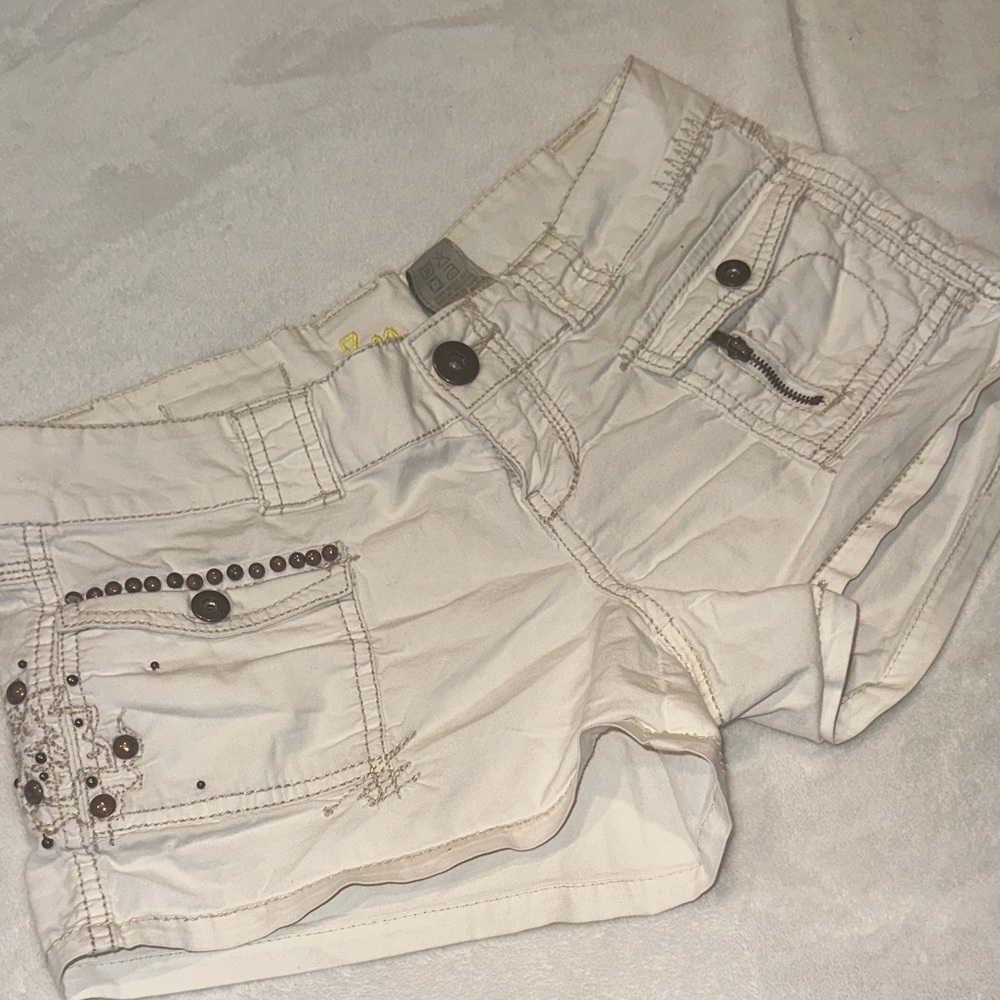Cute Low Rise Cream Women's Shorts, Cute Details